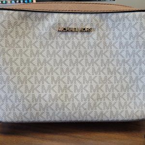Michael Kors Jet Set Crossbody Bag - Vanilla